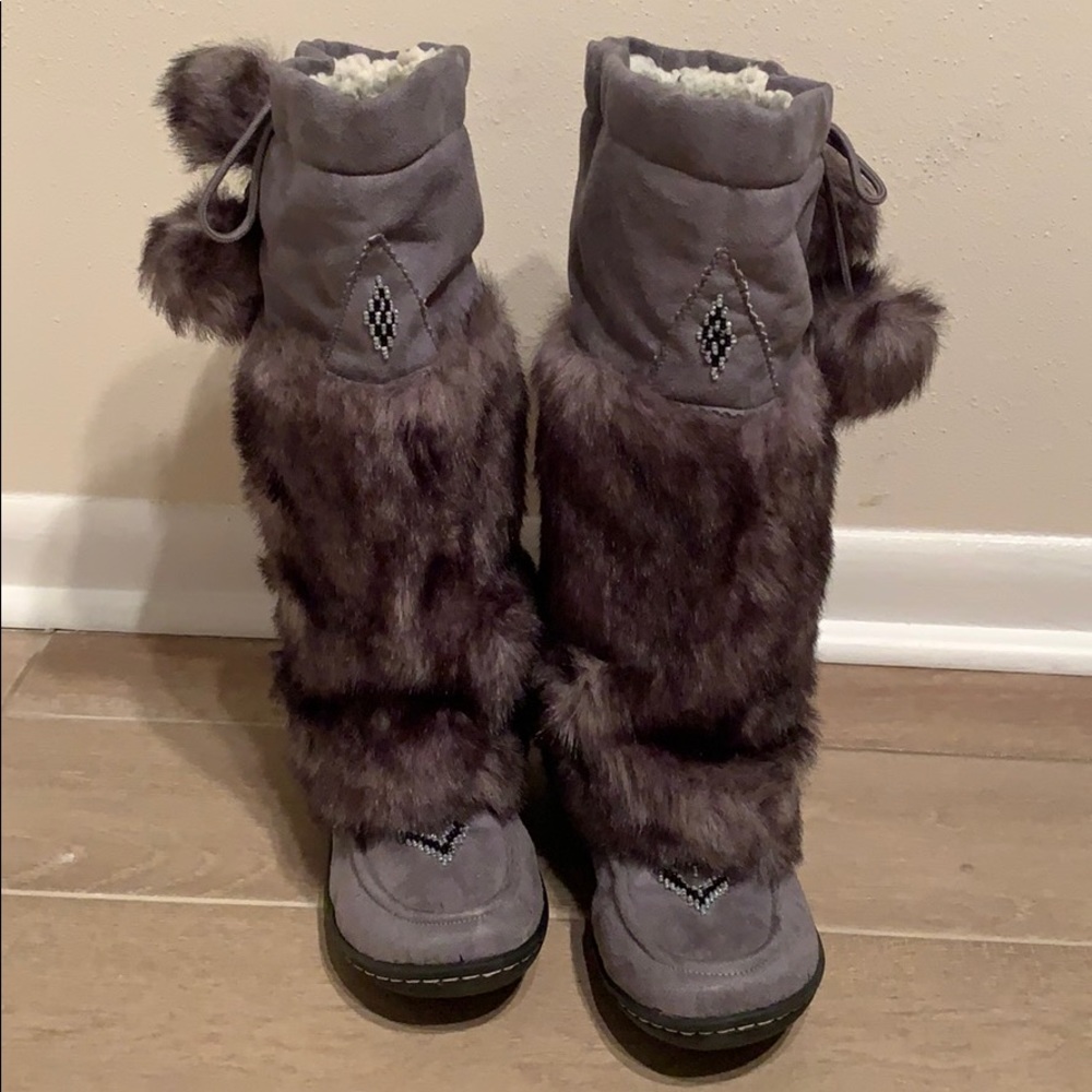 Bamboo women’s boots mukluks style size 6 or 6.5